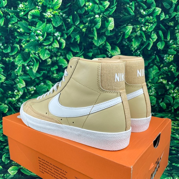 Nike Blazer Mid '77 Women's  |DD9679-200 - Picture 3 of 8